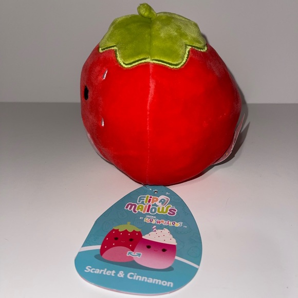Squishmallows Scarlet The Strawberry & Cinnamon the Frozen Yogurt 5" FlipAMallow - Picture 4 of 9